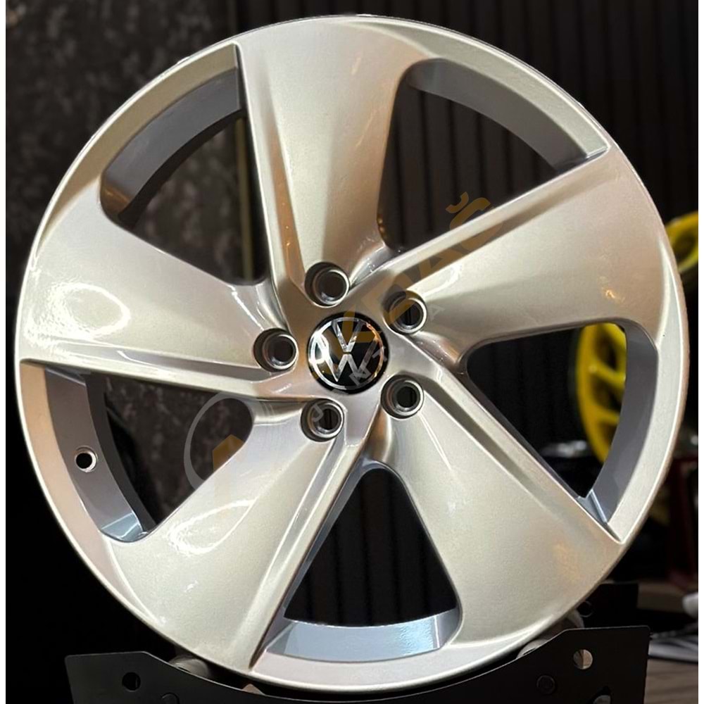 17X7 JANT MODEL 580 4X108 ET35 67,1 SİLVER DEKOR