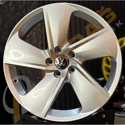 17X7 JANT MODEL 580 4X108 ET20 65,1 SİLVER DEKOR
