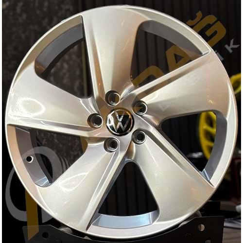 17X7 JANT MODEL 580 4X108 ET35 67,1 SİLVER DEKOR