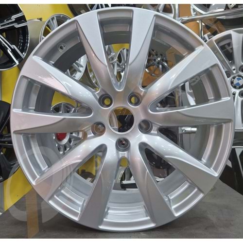 18X8 ÇIKMA JANT 5X114.3 ET 44 MASERATİ OEM